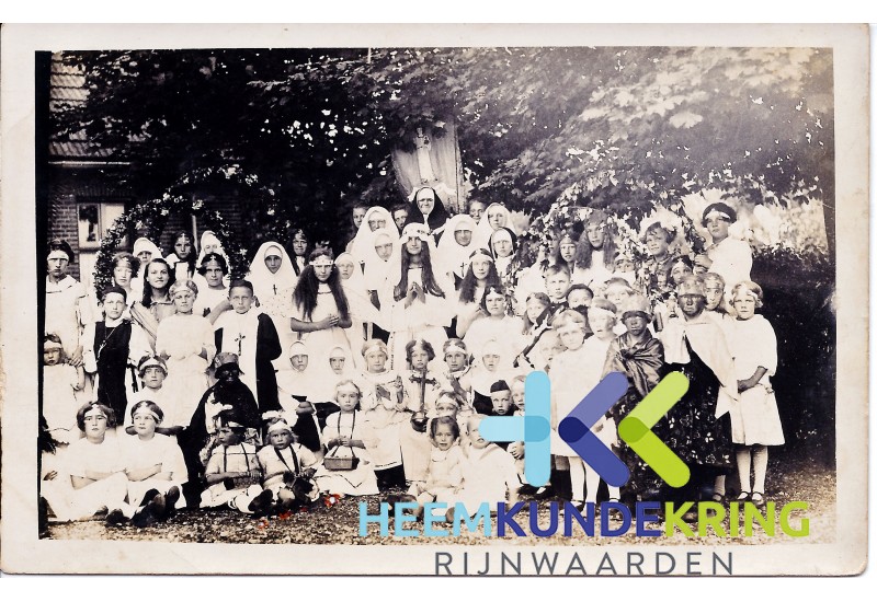 Kindsheid processie Herwen Coll. A.ter Voert-Jansen F00000882